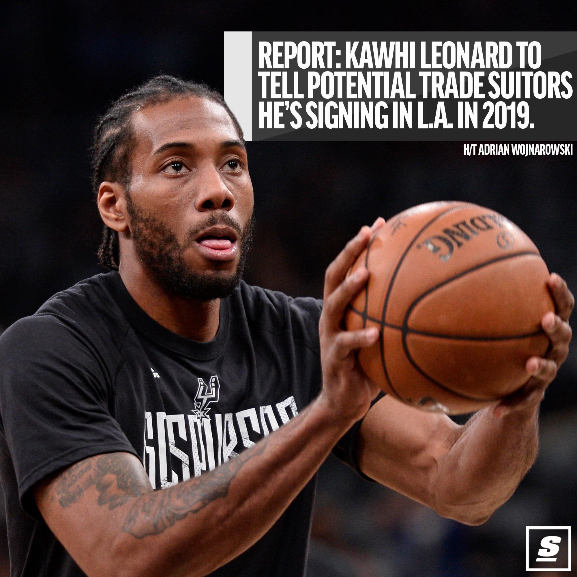 球员倒地后仍把球传出去，太拼（倒地仍把球传出，拼到极致）