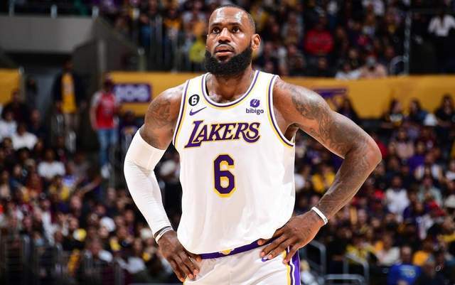 英格兰近8次世界杯对阵欧洲球队6负，近两届均被欧洲球队淘汰（英格兰世界杯近8战欧洲队输6场，连续两届被欧洲对手淘汰）