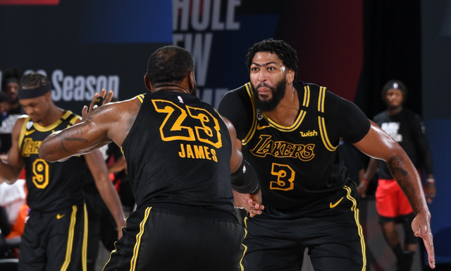 NBA精彩回放：勇士绝杀太阳,（NBA精彩集锦：勇士终场绝杀太阳）