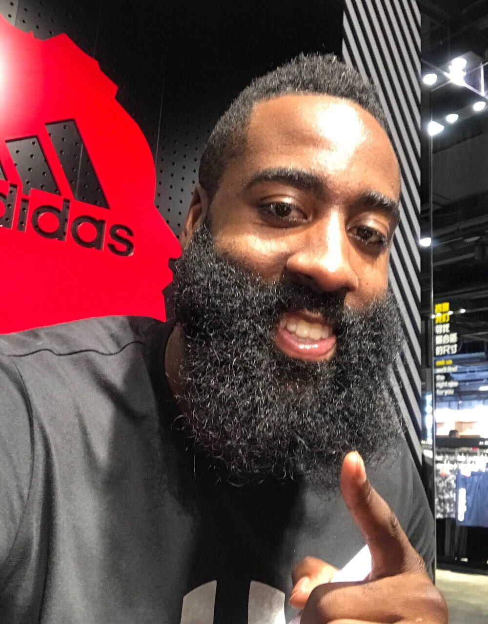 意媒：本托想离开沙特转会欧洲，国米和米兰对其感兴趣（意媒称本托欲离开沙特赴欧洲发展，国米与米兰有意引进）