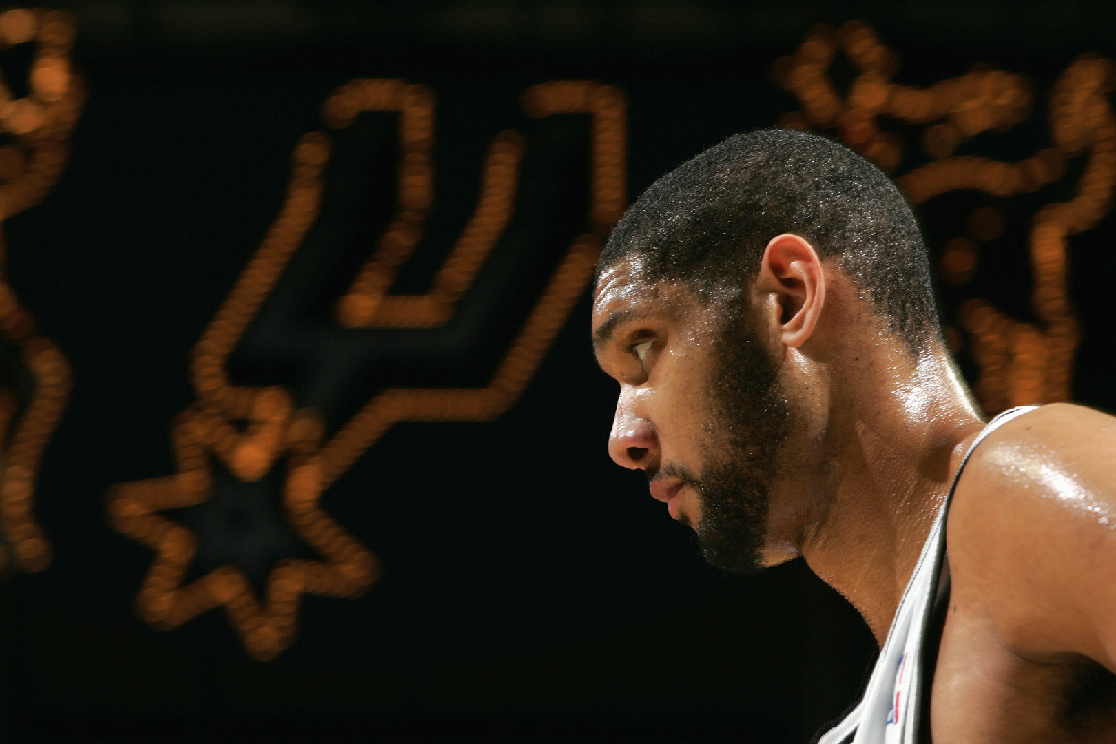 里程碑，费兰-托雷斯俱乐部+国家队生涯已打入100球（费兰-托雷斯达成生涯百球里程碑：俱乐部与国家队合计100球）